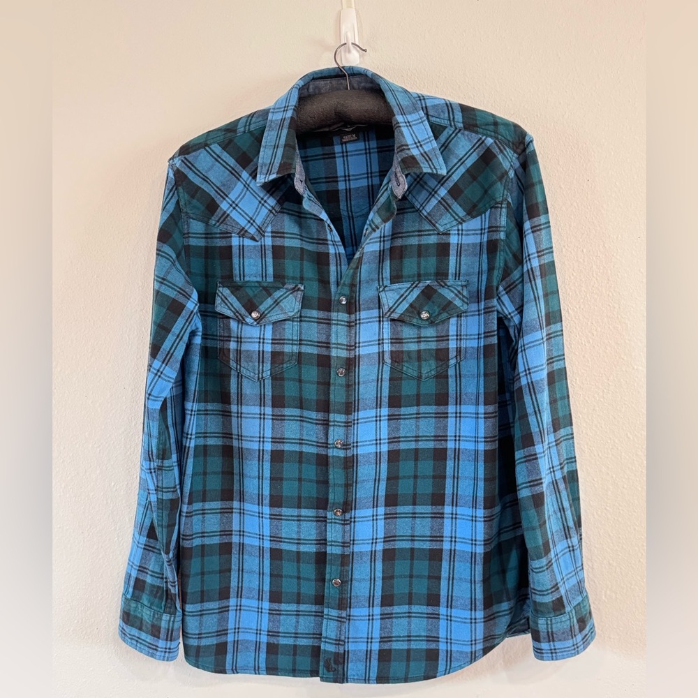 Cody James 100% Cotton Flannel Button Up Shirt Blue and Black Plaid Men's Medium